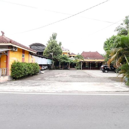 The Joglo Family Hotel Magelang Eksteriør bilde